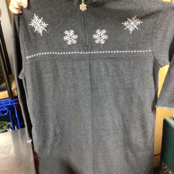 grey robe - Picture 2 of 2